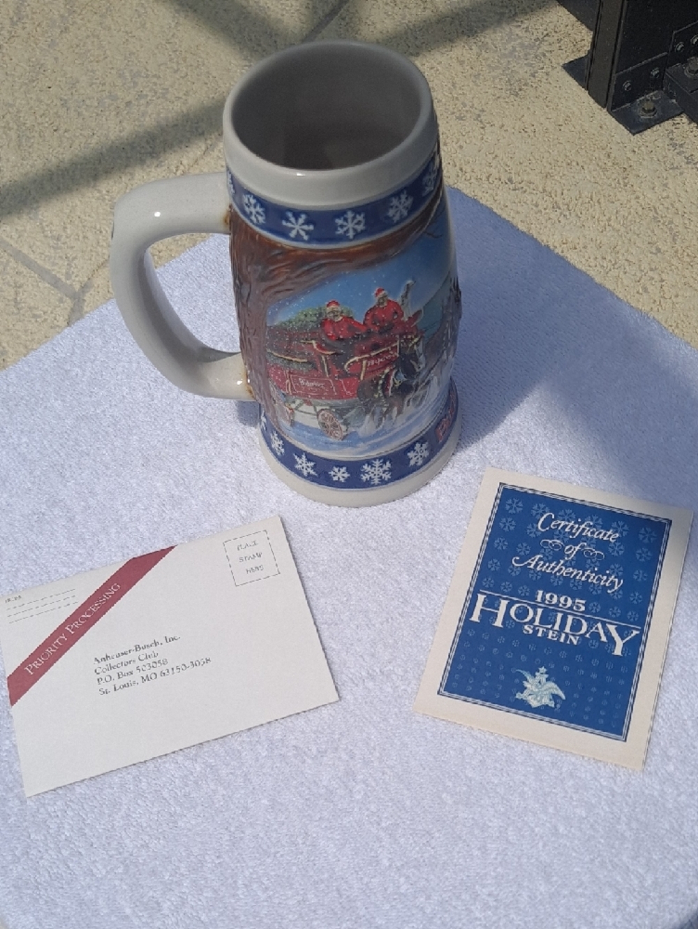 1995 VINTAGE Budweiser Red & Blue Holiday Clydesdale Ceramic Stein - Picture 2 of 11